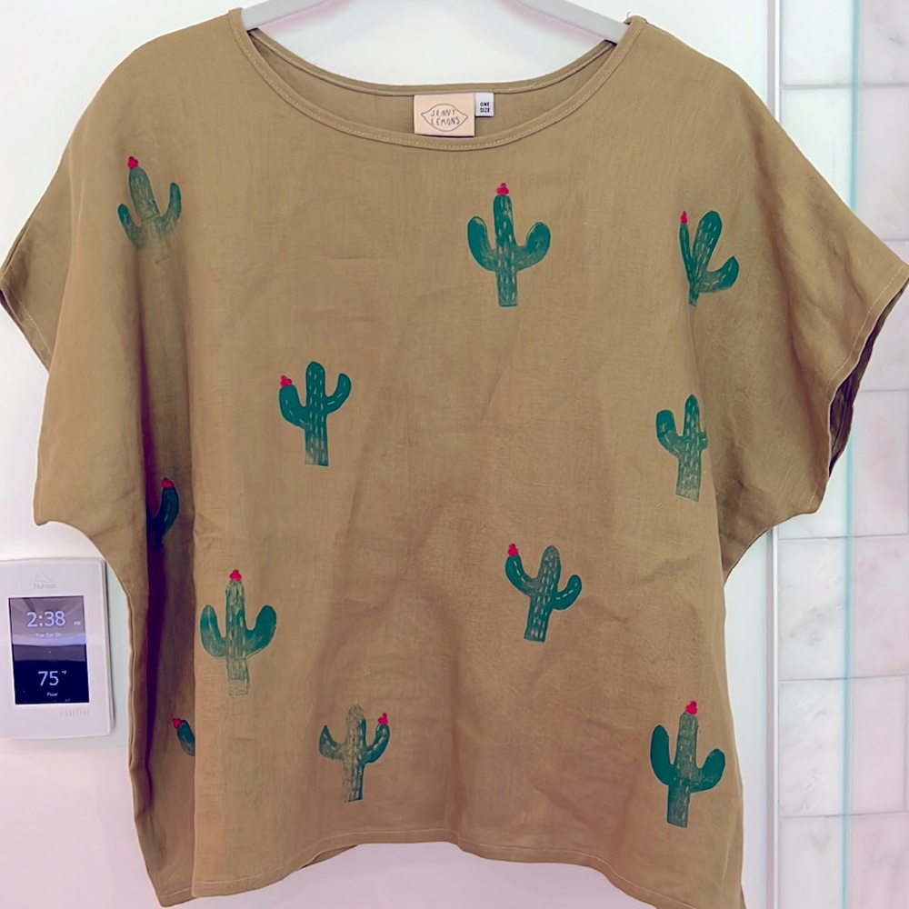 Cute cropped cactus linen shirt